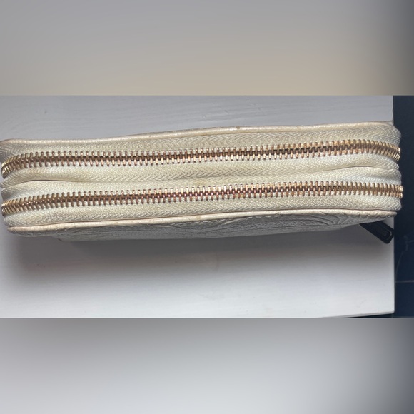 Michael Kors Double Zipper Jet Set Wallet - Picture 4 of 12